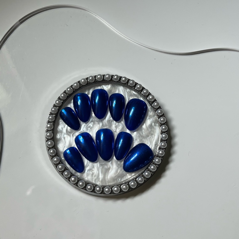 Press on nails - Picture 2 of 4